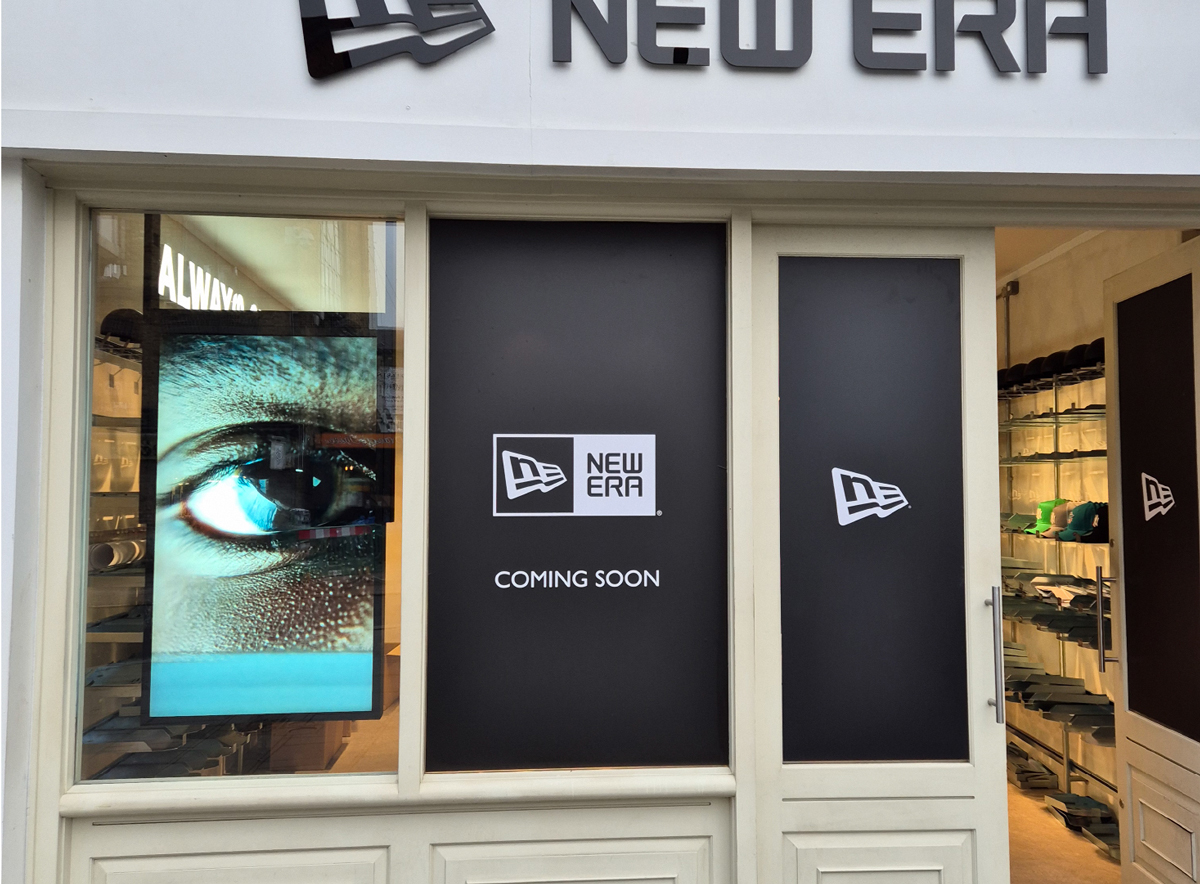 shop digital screen signage in window
